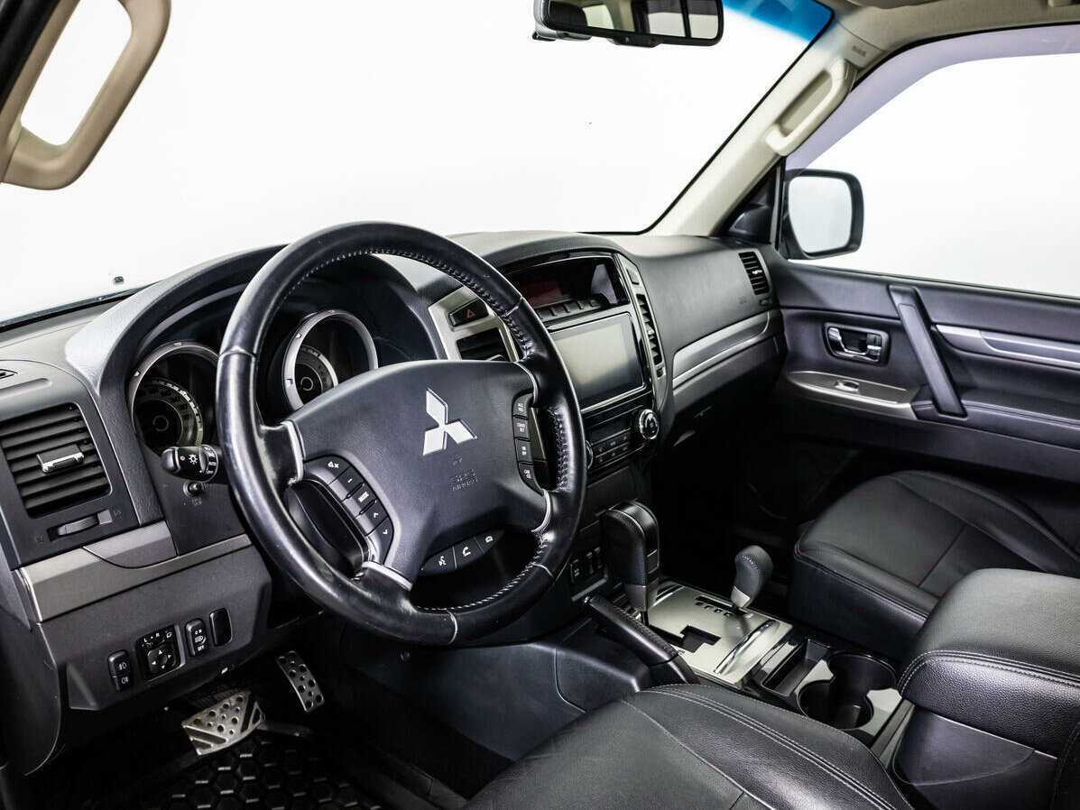 Mitsubishi Pajero, 2017 Фото №11