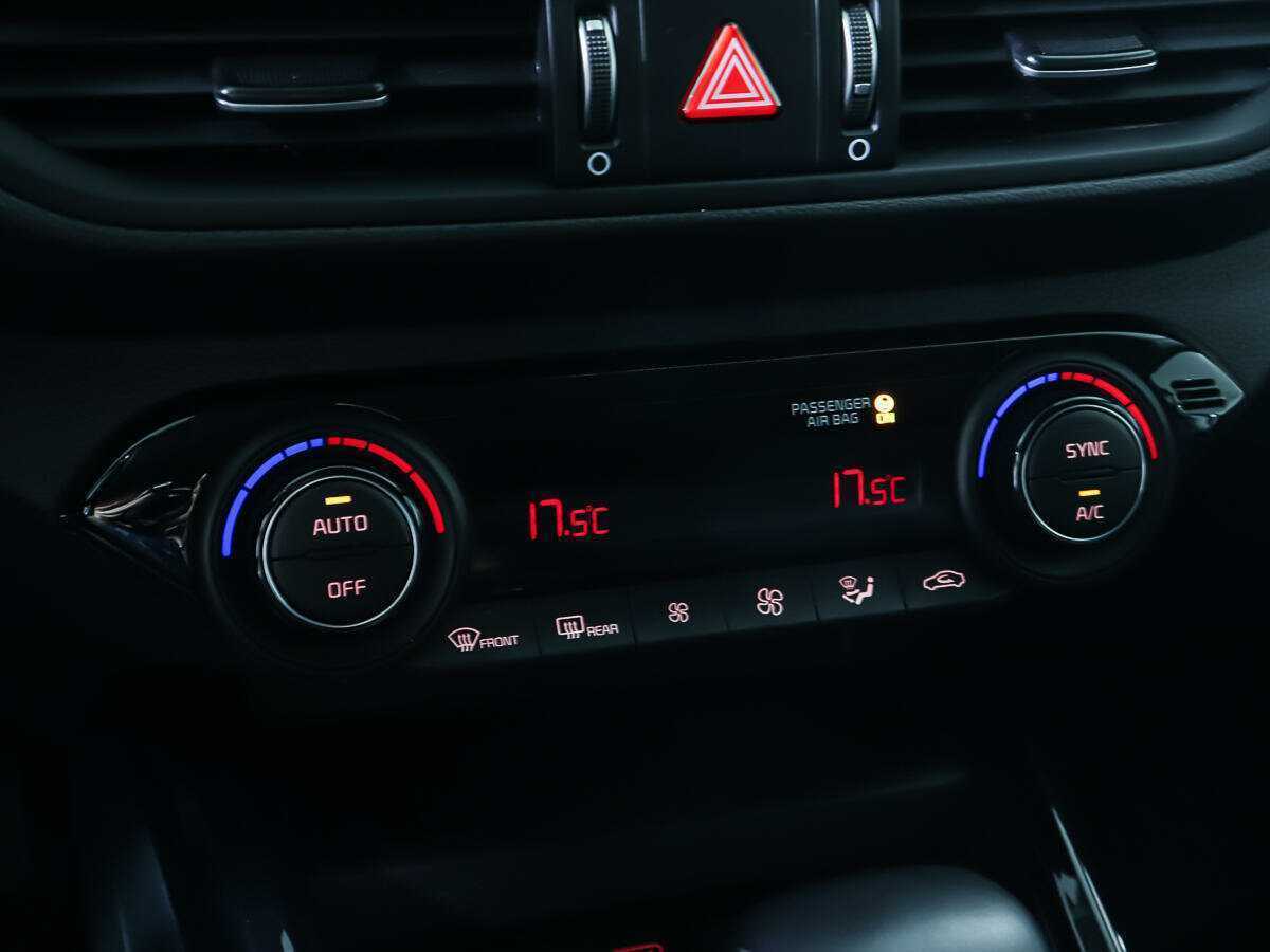 Kia Cerato, 2020 Фото №17