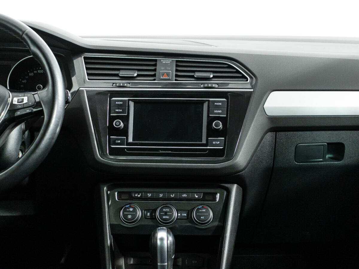 Volkswagen Tiguan, 2018 Фото №13