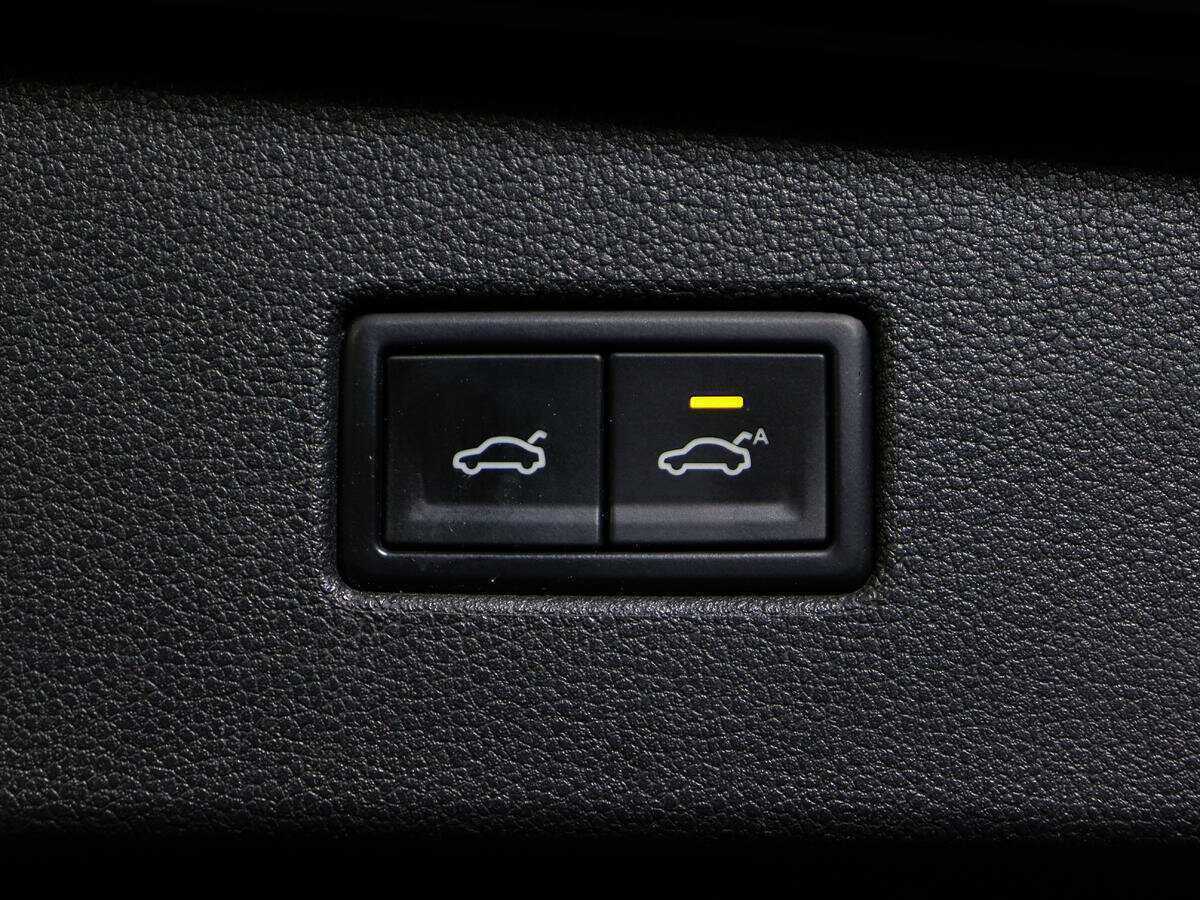 Volkswagen Tiguan, 2018 Фото №16