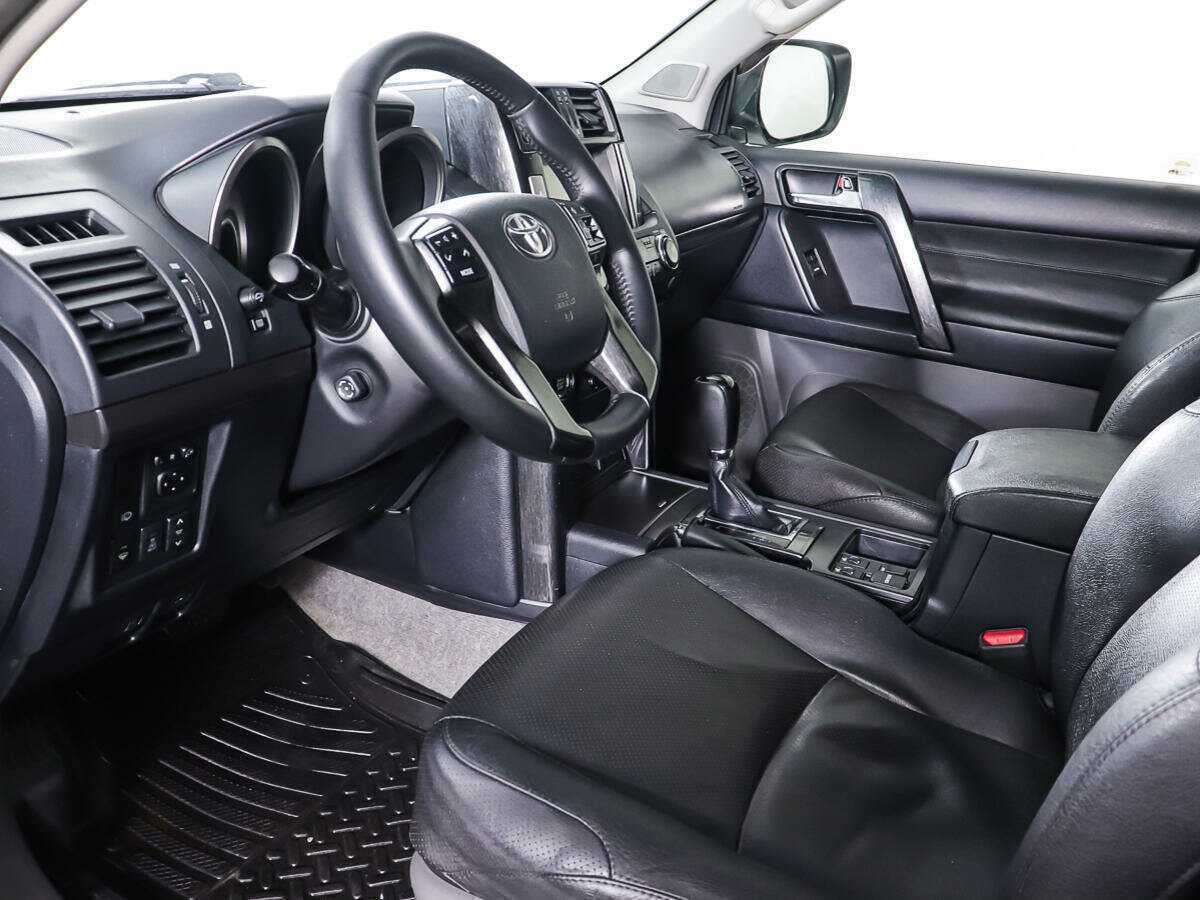 Toyota Land Cruiser Prado, 2012 Фото №13