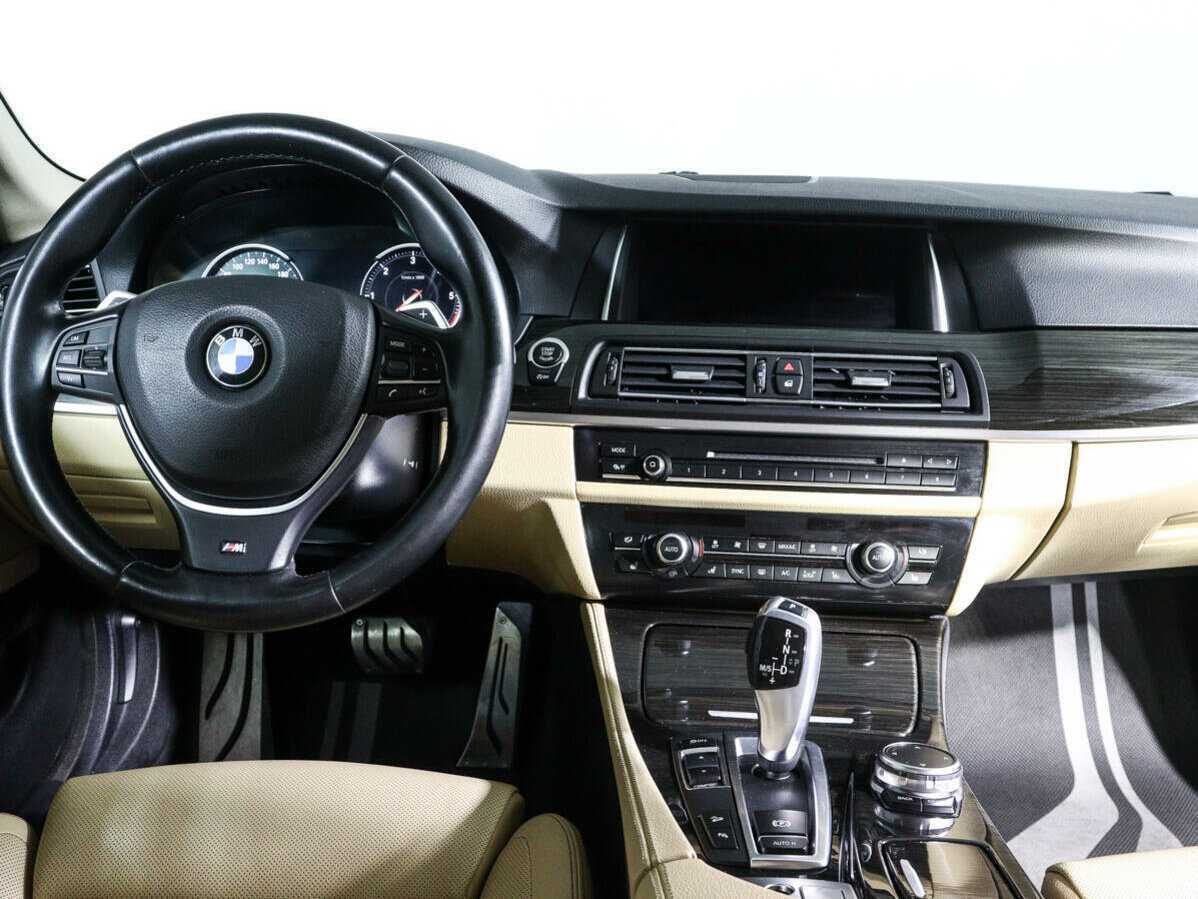 BMW 5 серии 530d xDrive, 2016 Фото №12