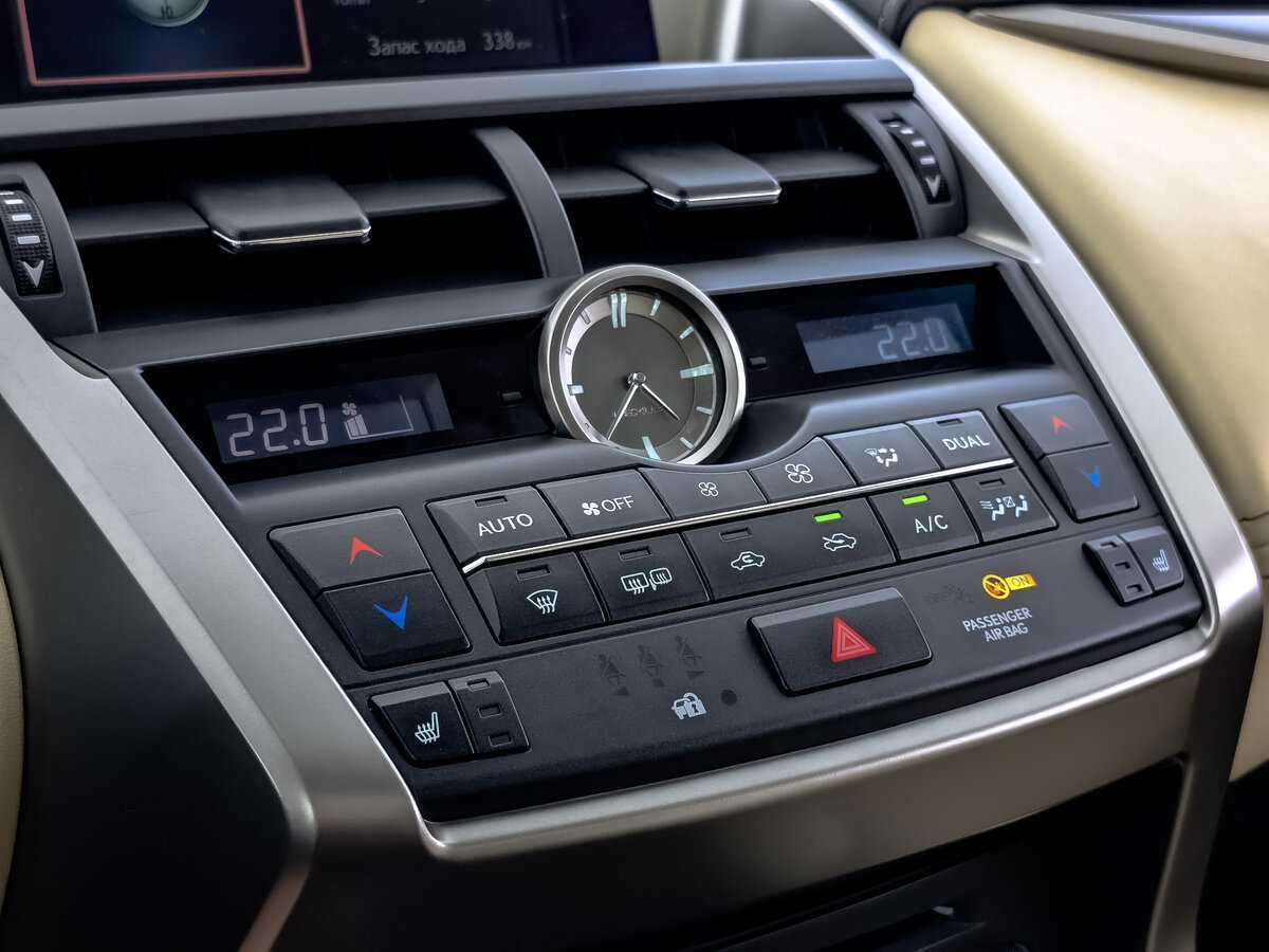 Lexus NX 200, 2016 Фото №17