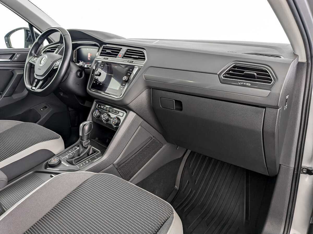 Volkswagen Tiguan, 2020 Фото №9