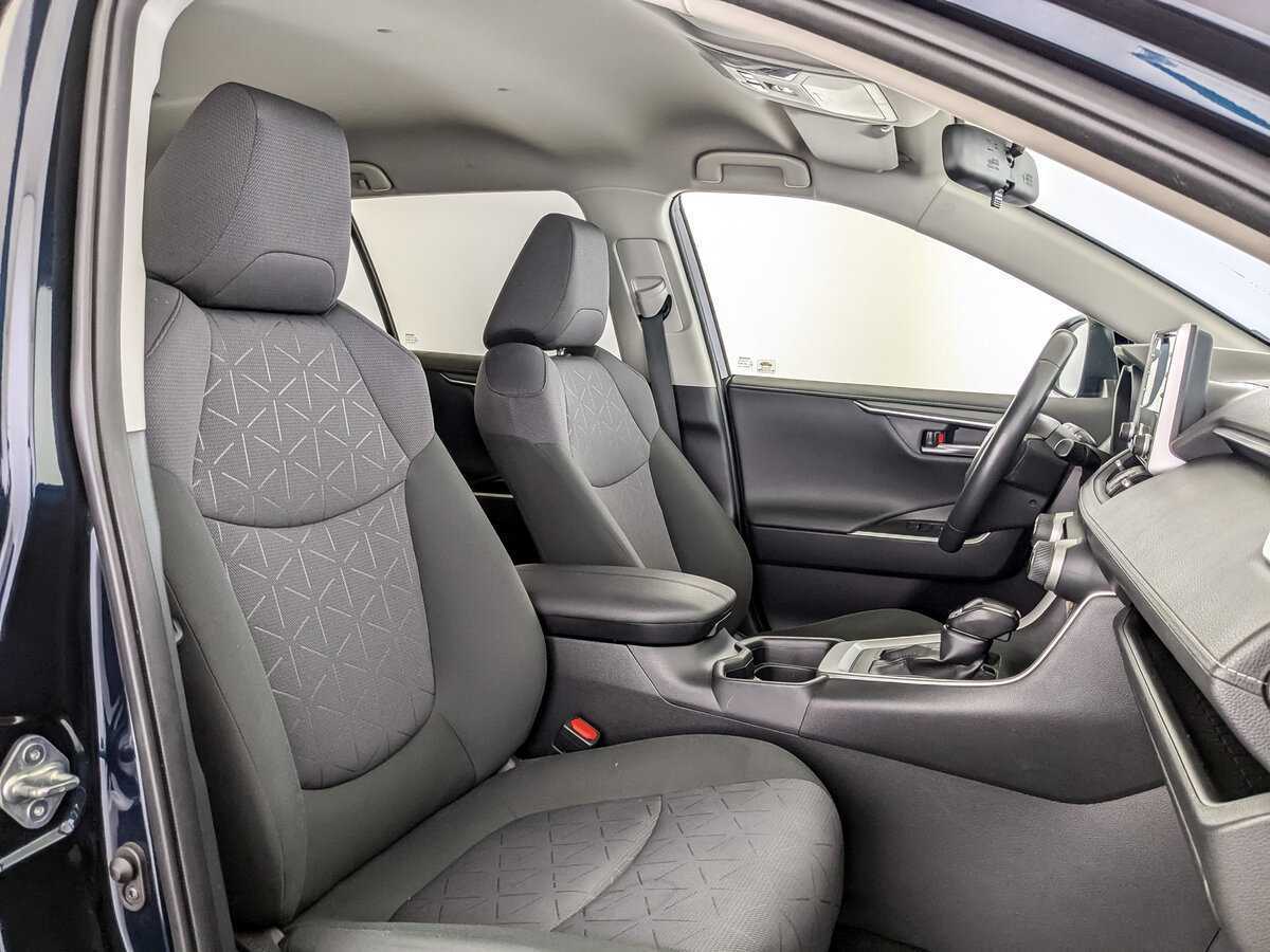 Toyota RAV4, 2020 Фото №8