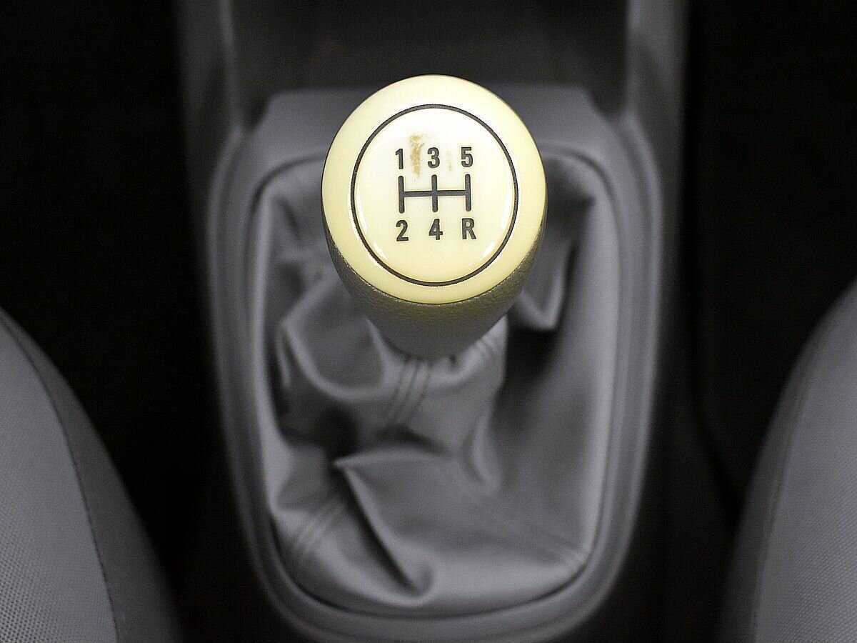 Chevrolet Cobalt, 2013 Фото №12