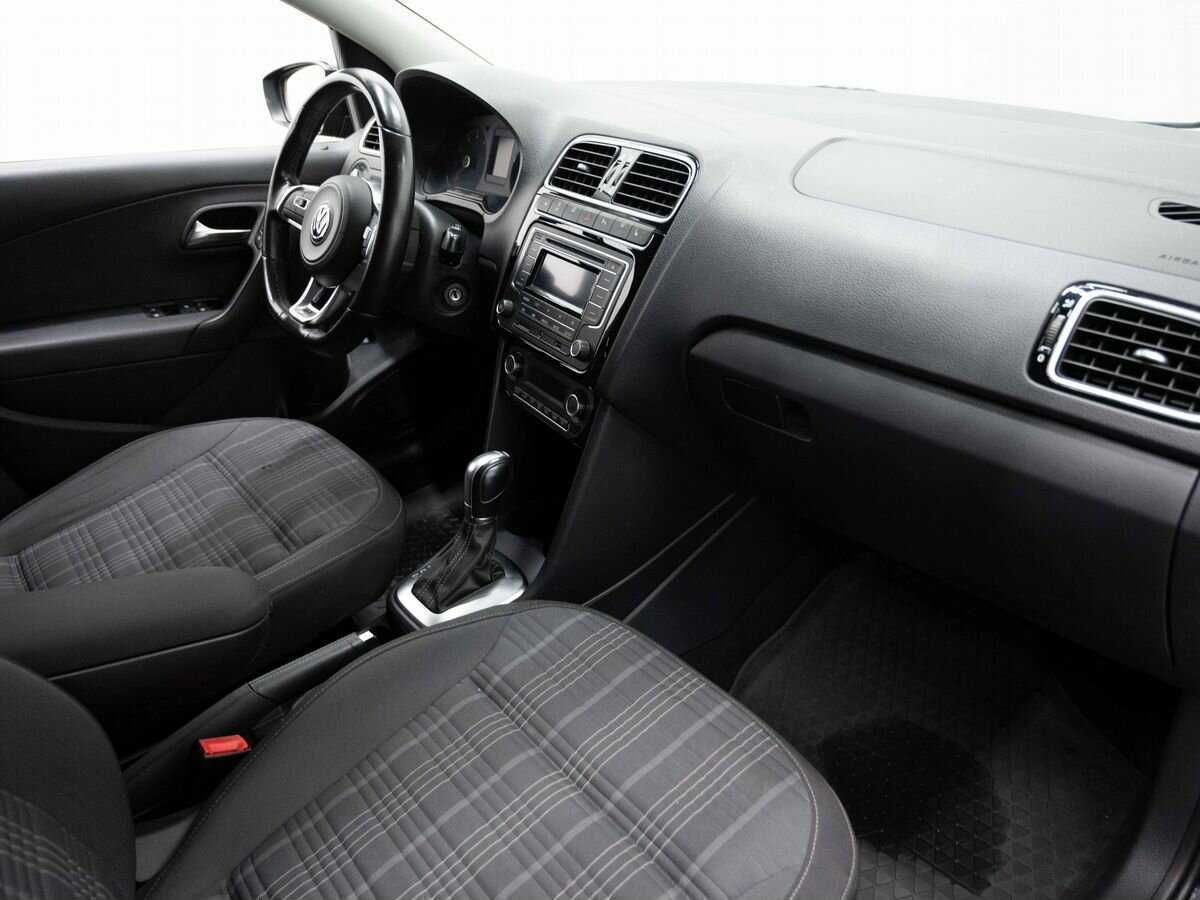Volkswagen Polo, 2016 Фото №11