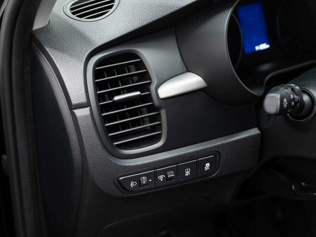 Kia Rio X-Line, 2018 Фото №18