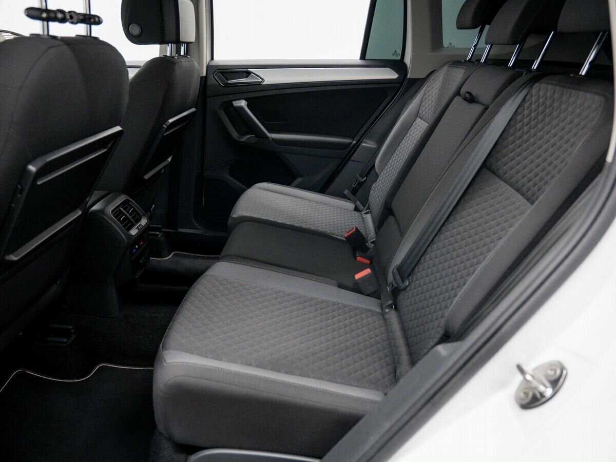 Volkswagen Tiguan, 2018 Фото №15