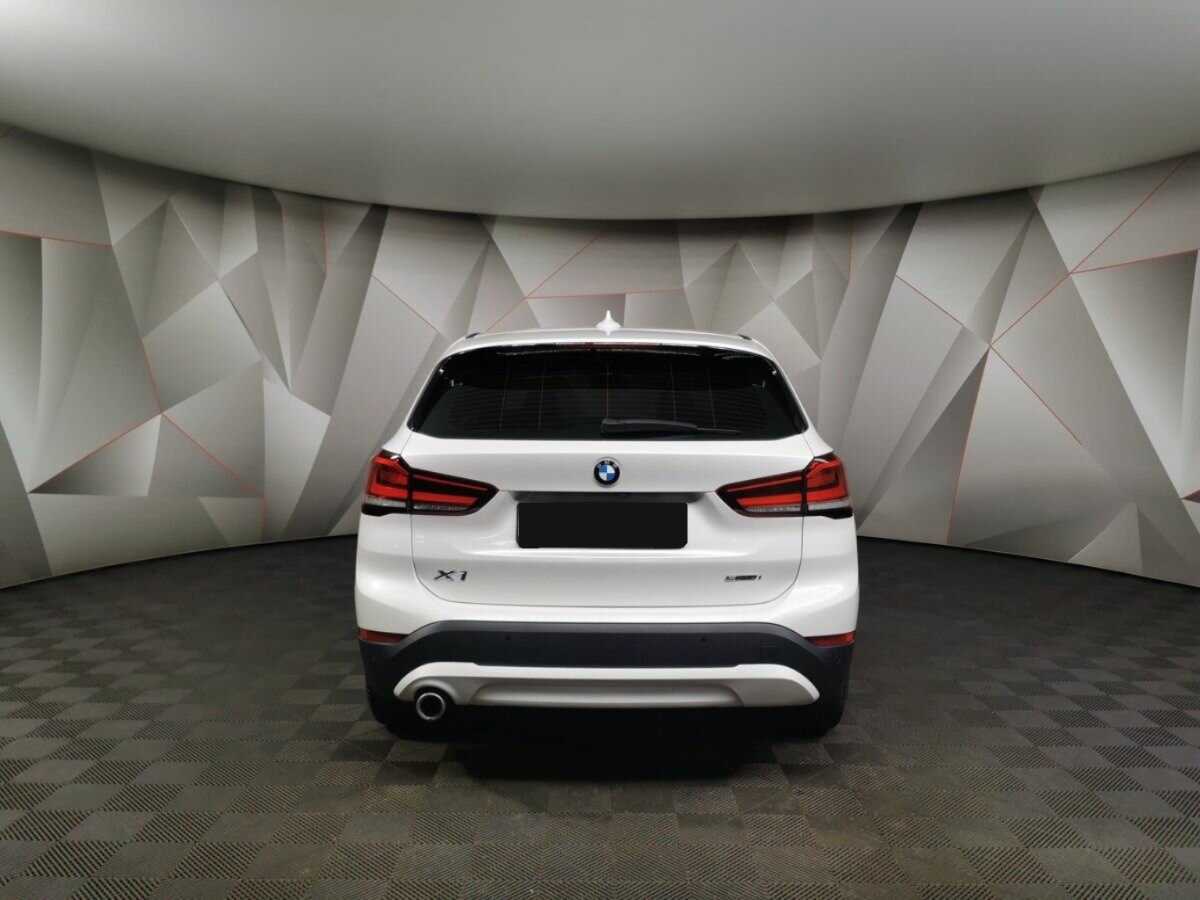 BMW X1 18i sDrive, 2020 Фото №8