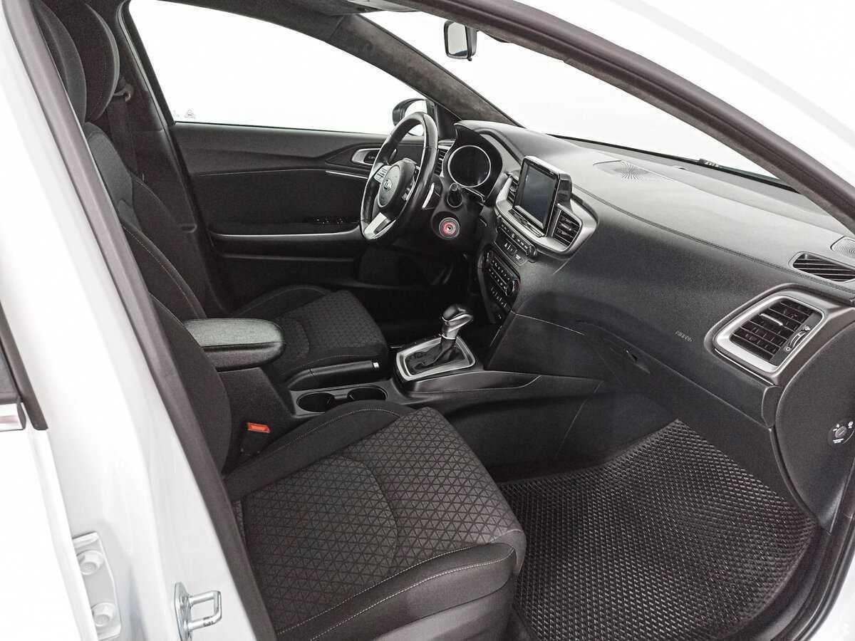 Kia Ceed, 2018 Фото №9