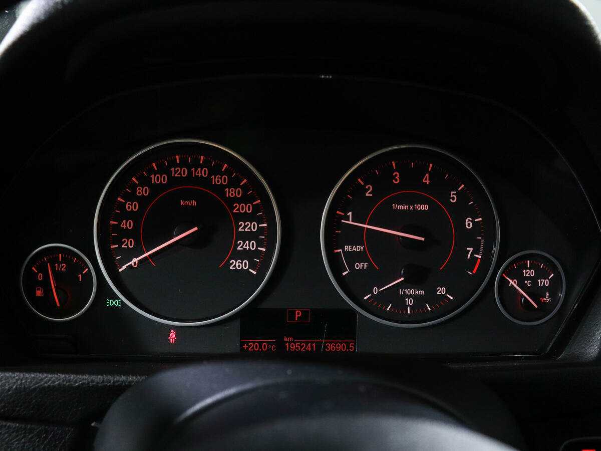 BMW 3 серии 320i xDrive, 2015 Фото №11