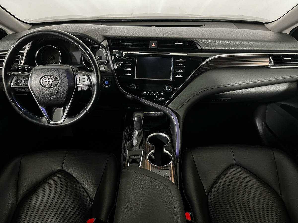 Toyota Camry, 2018 Фото №12