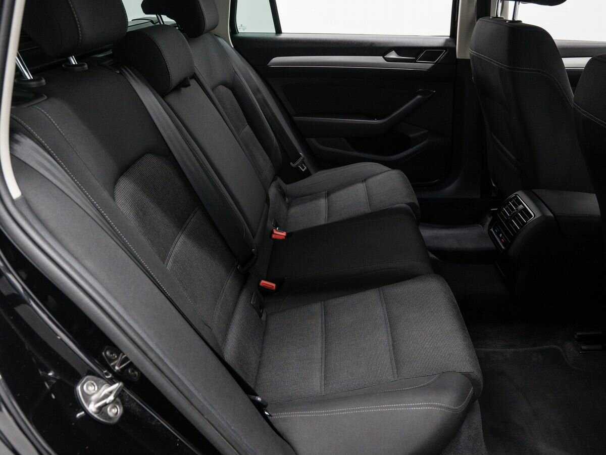 Volkswagen Passat, 2018 Фото №9