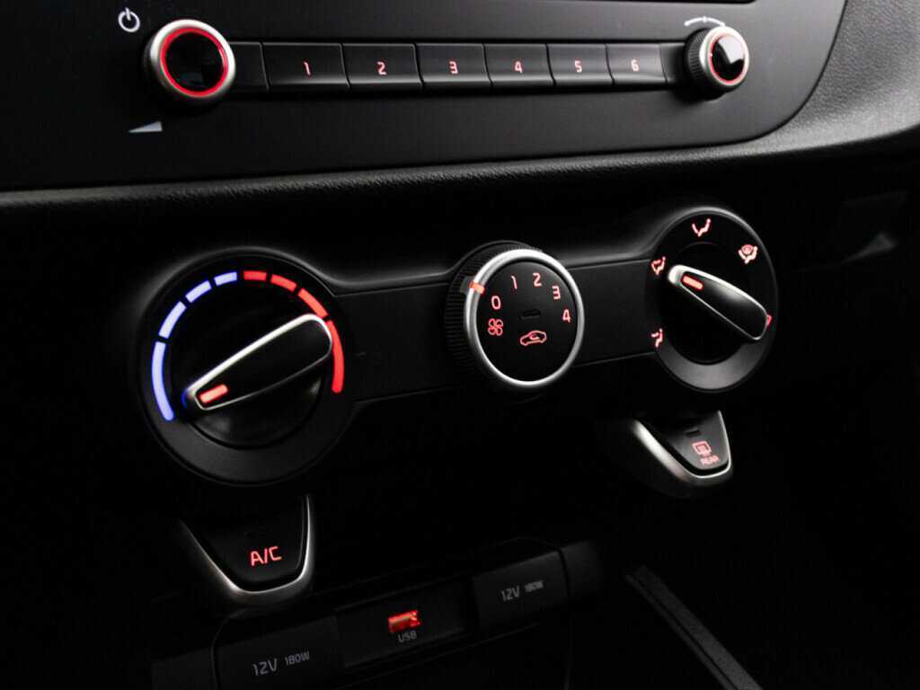 Kia Rio, 2021 Фото №18