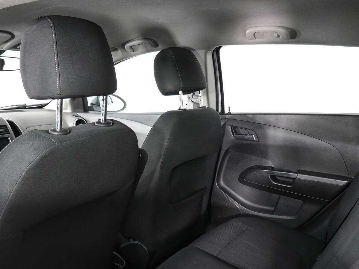 Chevrolet Aveo, 2014 Фото №8