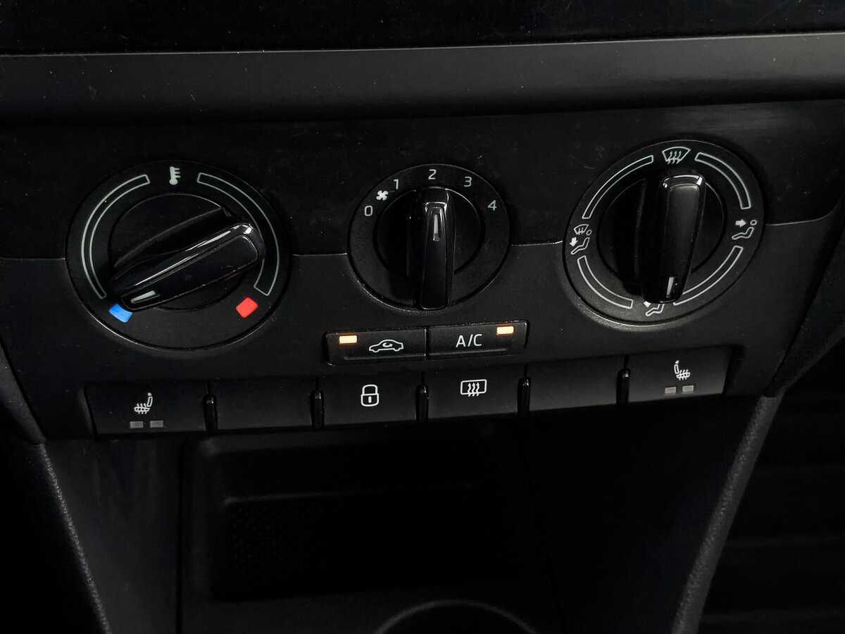 Skoda Rapid, 2017 Фото №20