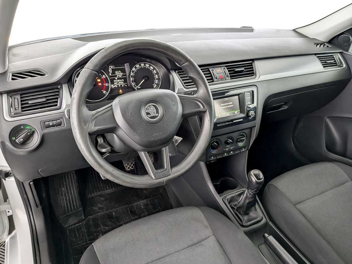 Skoda Rapid, 2017 Фото №16