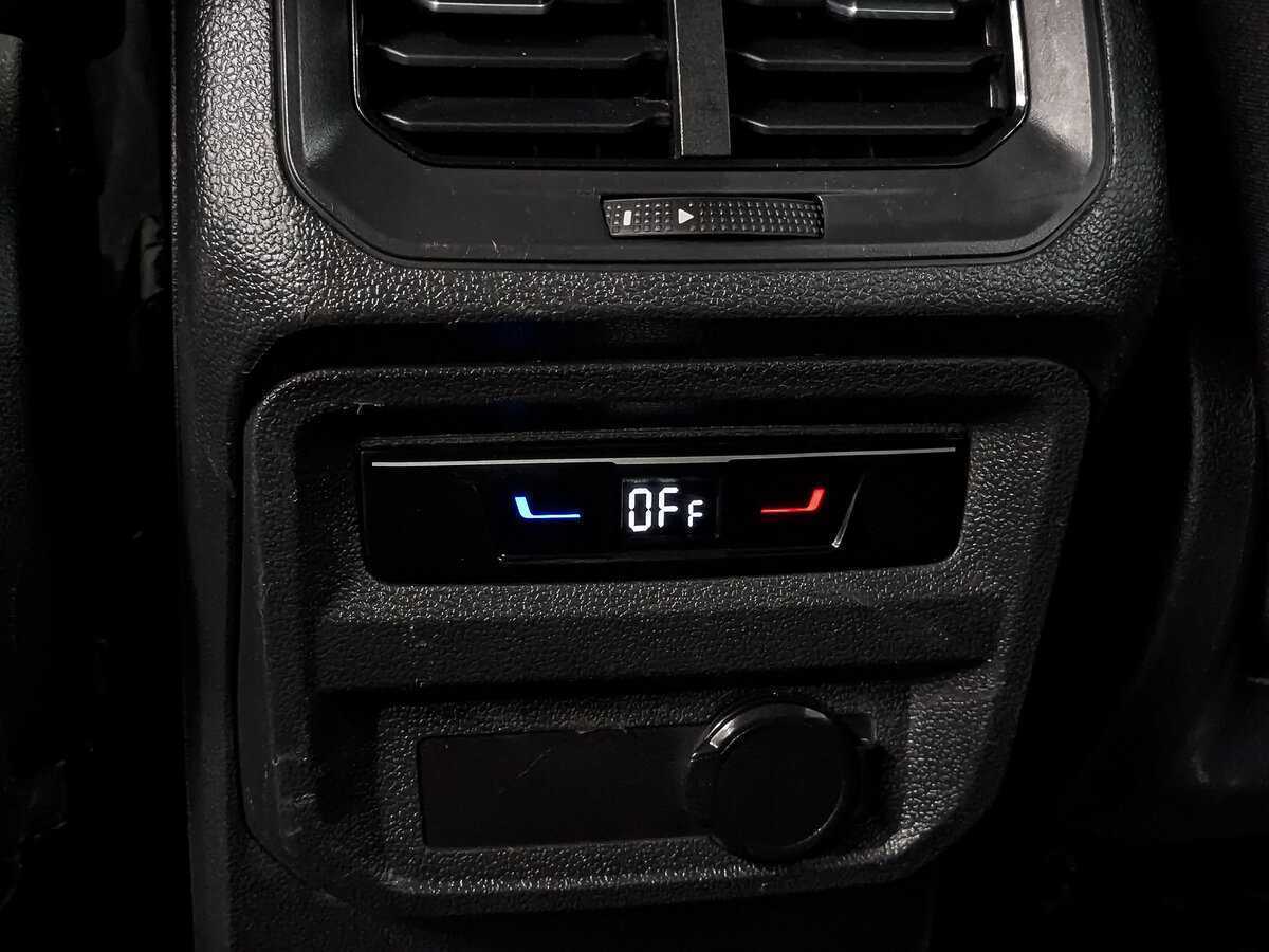 Volkswagen Tiguan, 2021 Фото №25