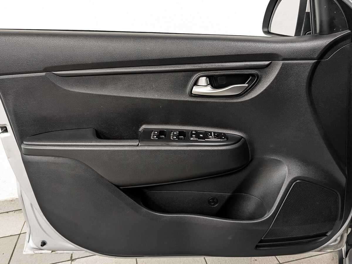 Kia Rio X-Line, 2020 Фото №19