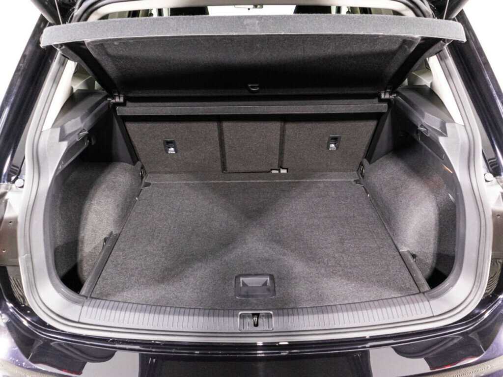 Volkswagen Tiguan, 2020 Фото №15