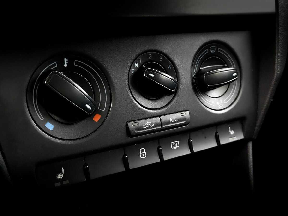 Skoda Rapid, 2017 Фото №25