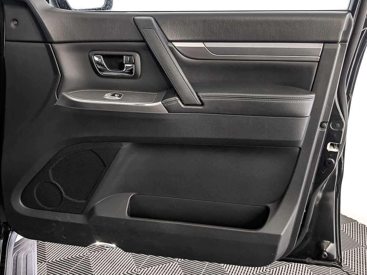 Mitsubishi Pajero, 2013 Фото №25