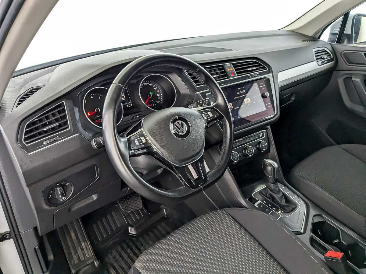 Volkswagen Tiguan, 2020 Фото №16