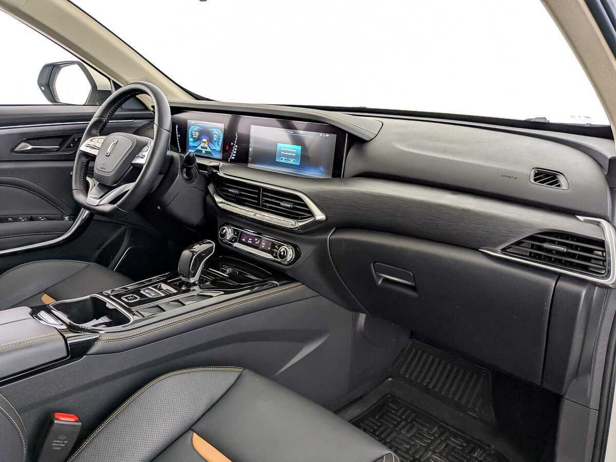 FAW Bestune T77, 2021 Фото №9