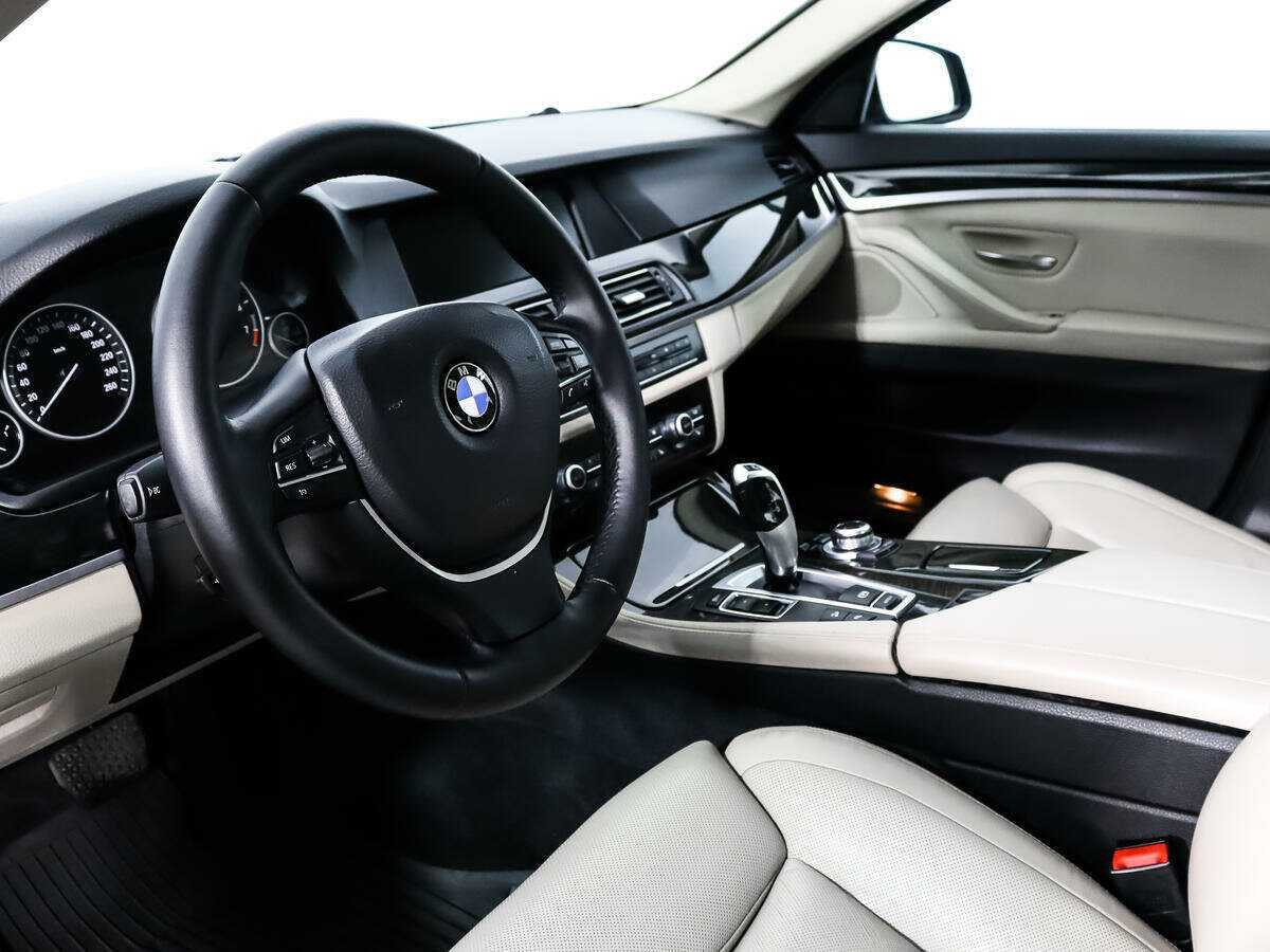 BMW 5 серии 528i xDrive, 2012 Фото №8