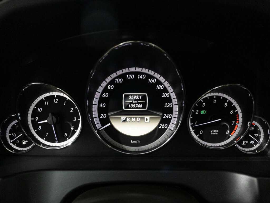 Mercedes-Benz E-Класс 200 7G-Tronic, 2012 Фото №12