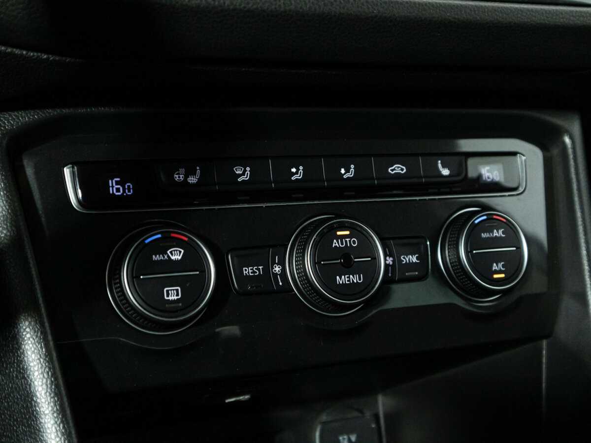 Volkswagen Tiguan, 2018 Фото №17