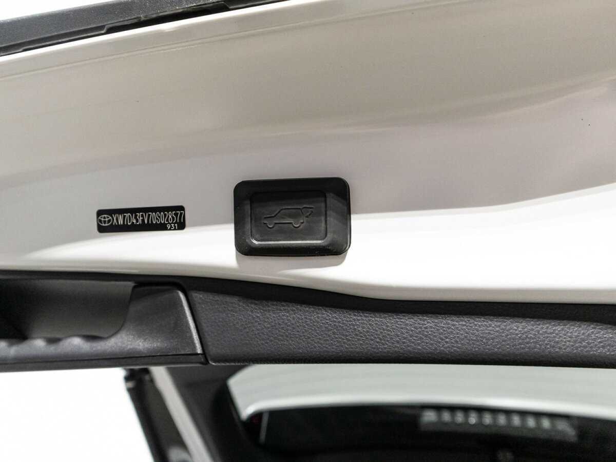 Toyota RAV4, 2021 Фото №16