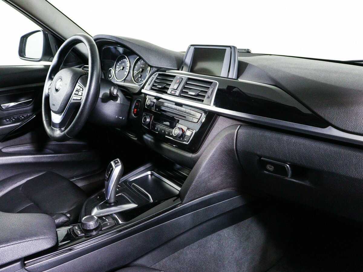 BMW 3 серии 318i, 2015 Фото №7