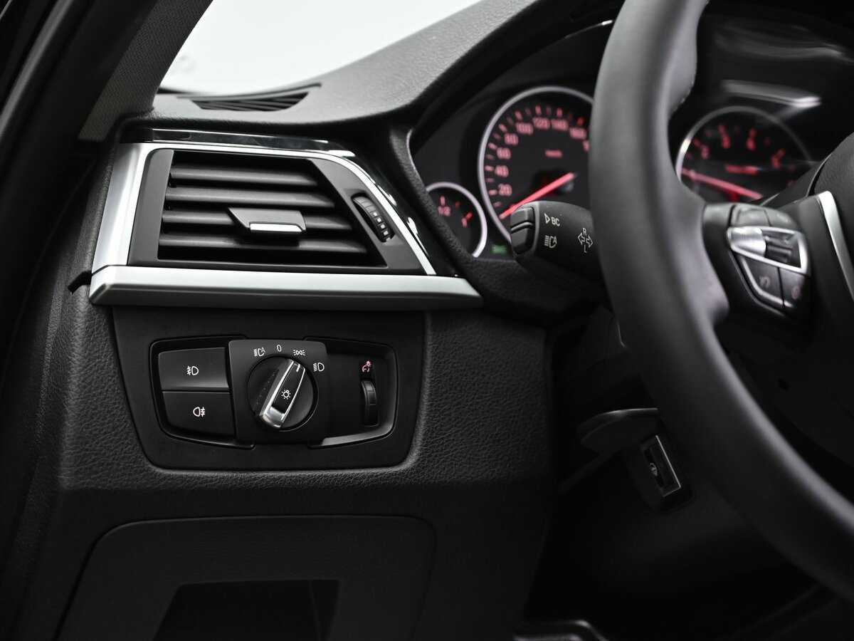 BMW 3 серии 318i, 2017 Фото №7