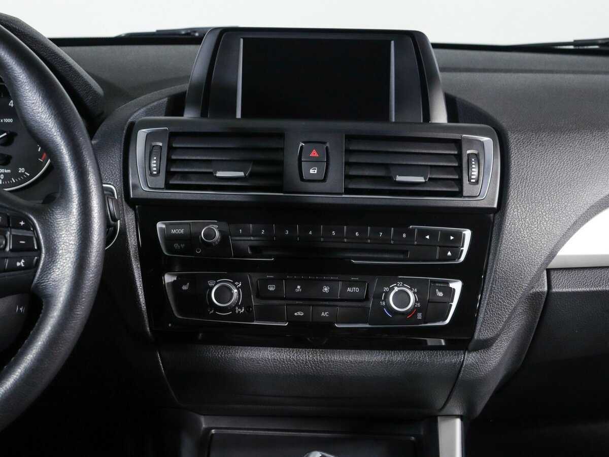 BMW 1 серии 118i, 2017 Фото №8