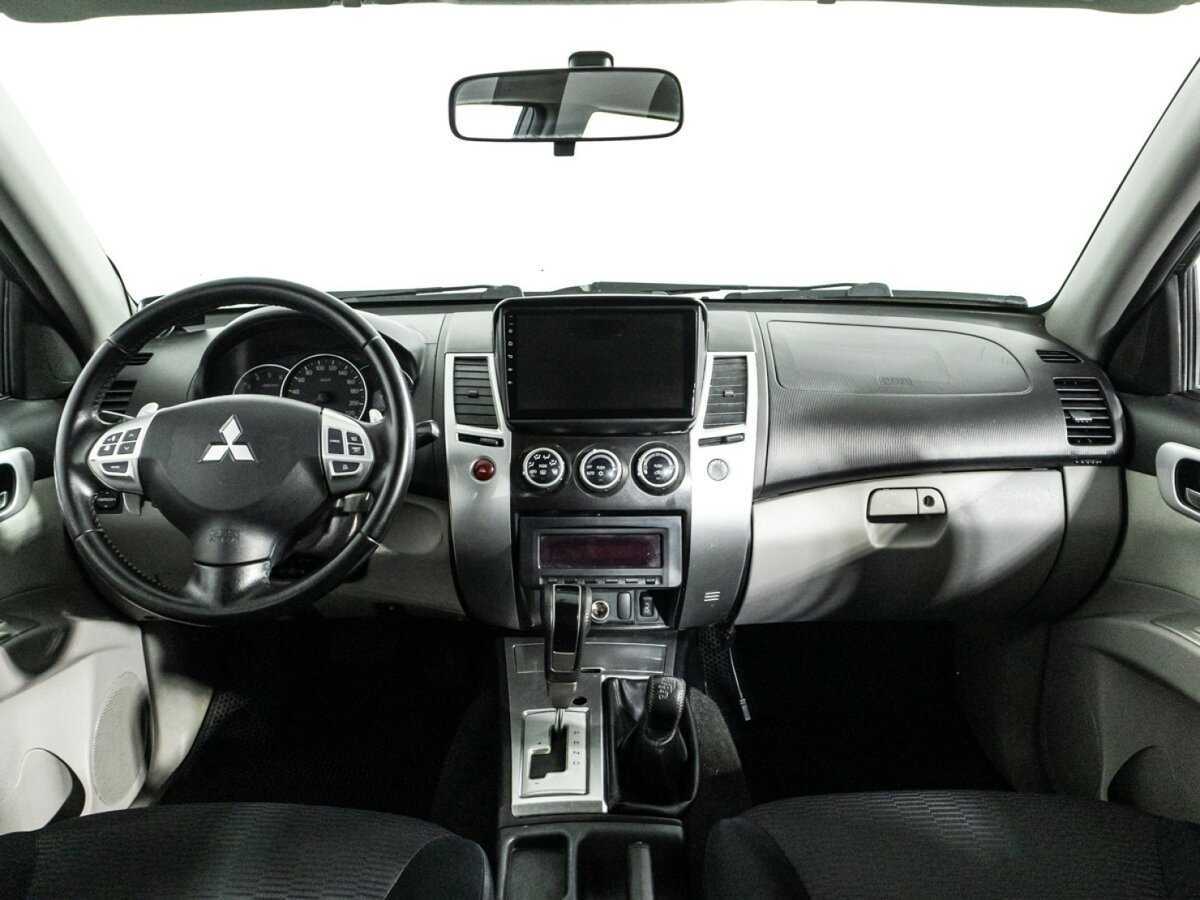 Mitsubishi Pajero Sport, 2013 Фото №13
