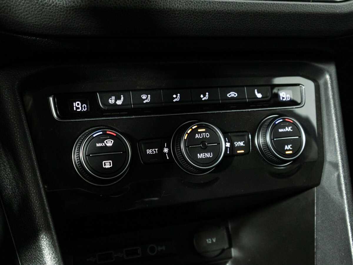 Volkswagen Tiguan, 2019 Фото №18