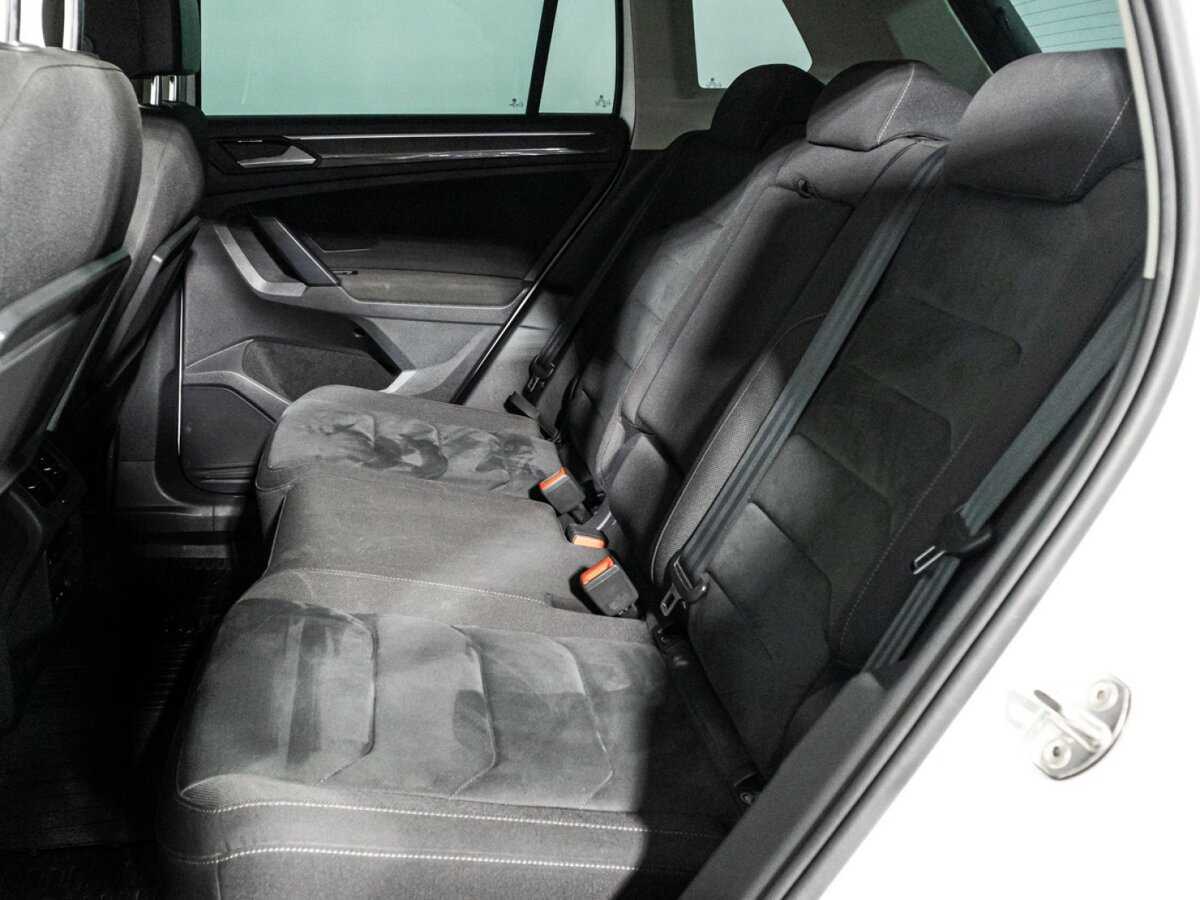 Volkswagen Tiguan, 2020 Фото №10
