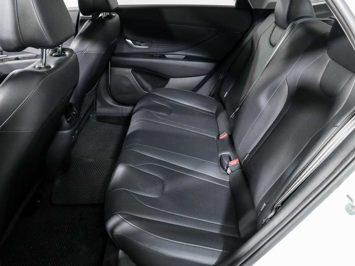 Hyundai Elantra, 2023 Фото №10