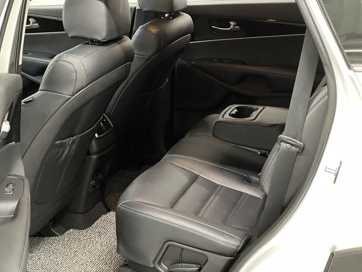 Kia Sorento, 2018 Фото №12