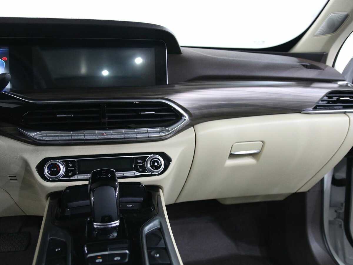 FAW Bestune T77, 2023 Фото №8