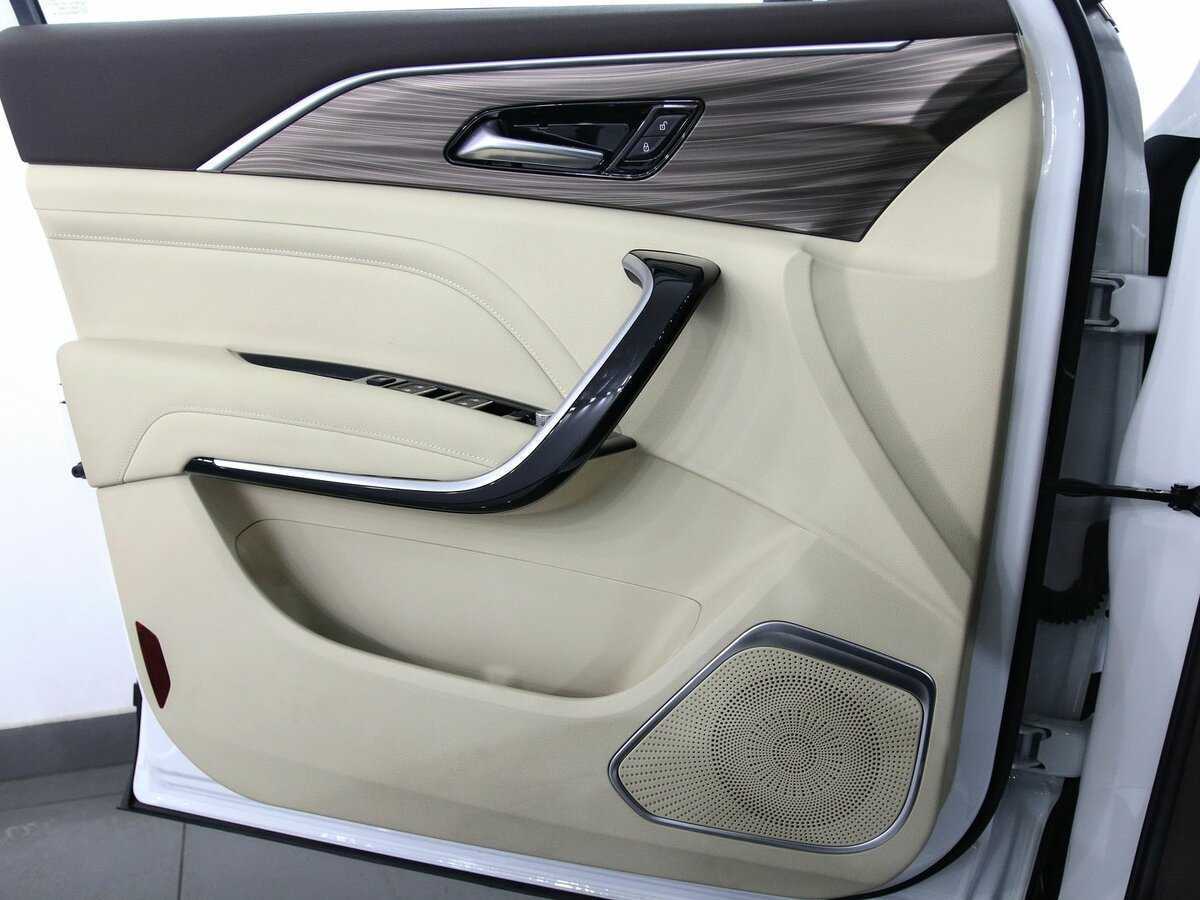 FAW Bestune T77, 2023 Фото №17