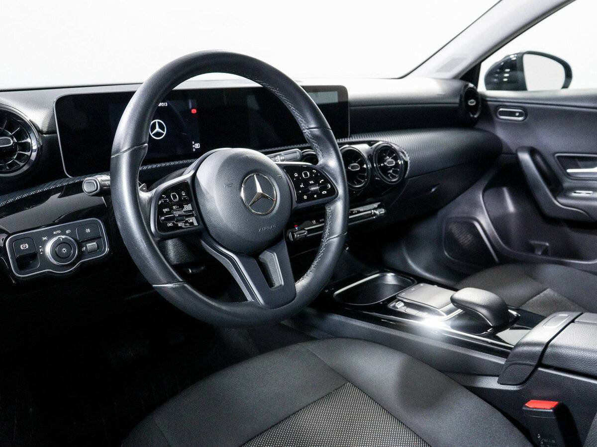 Mercedes-Benz A-Класс 200, 2020 Фото №11