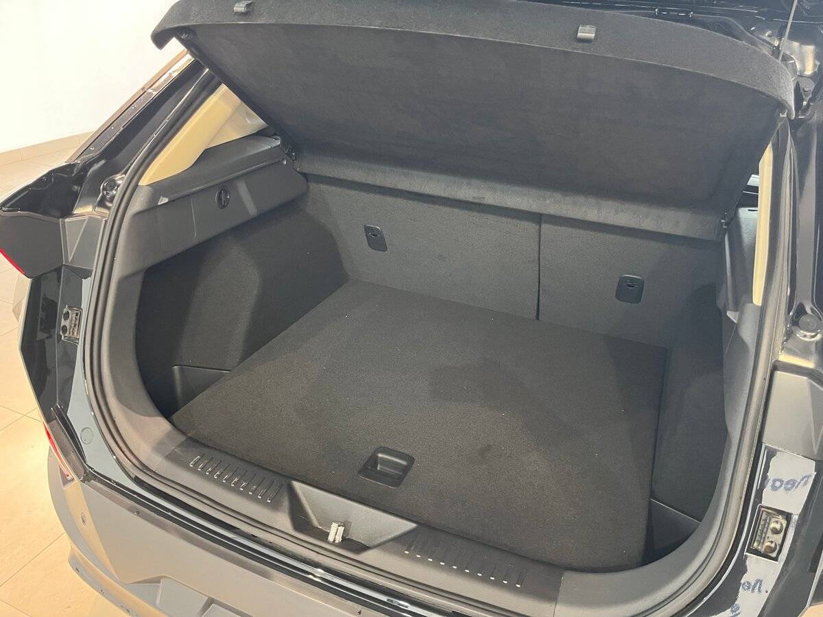 FAW Bestune T77, 2022 Фото №9