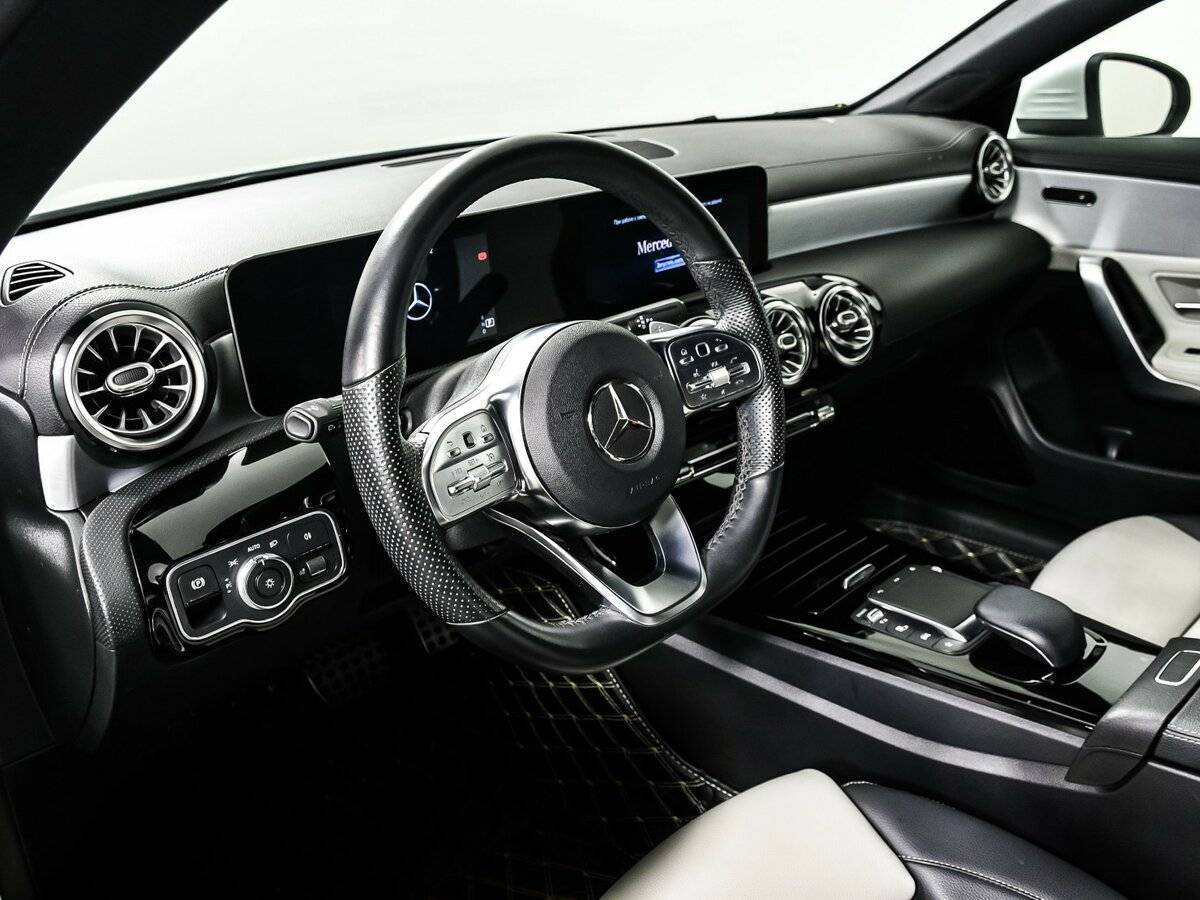 Mercedes-Benz CLA 200, 2020 Фото №13