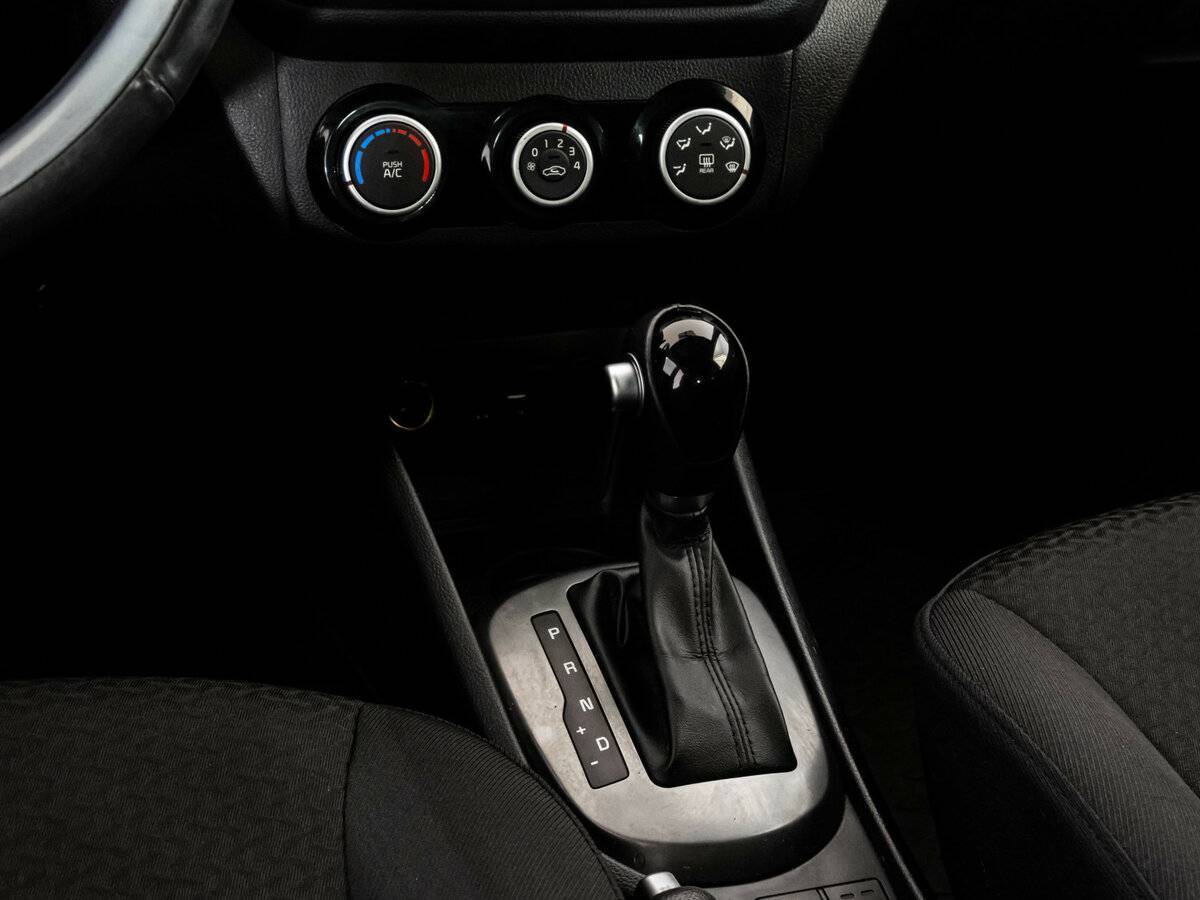 Kia Rio, 2017 Фото №13