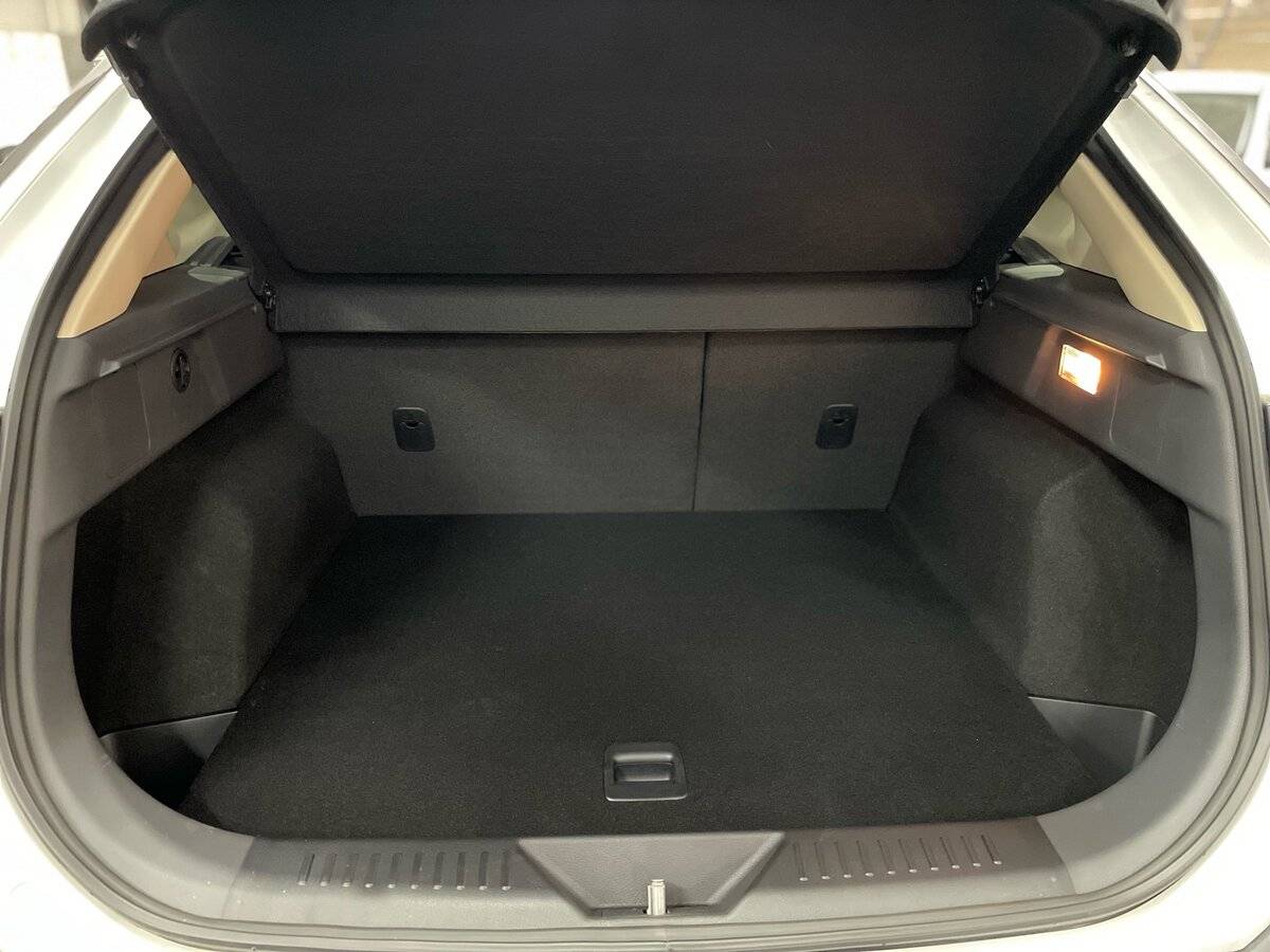 FAW Bestune T77, 2023 Фото №7