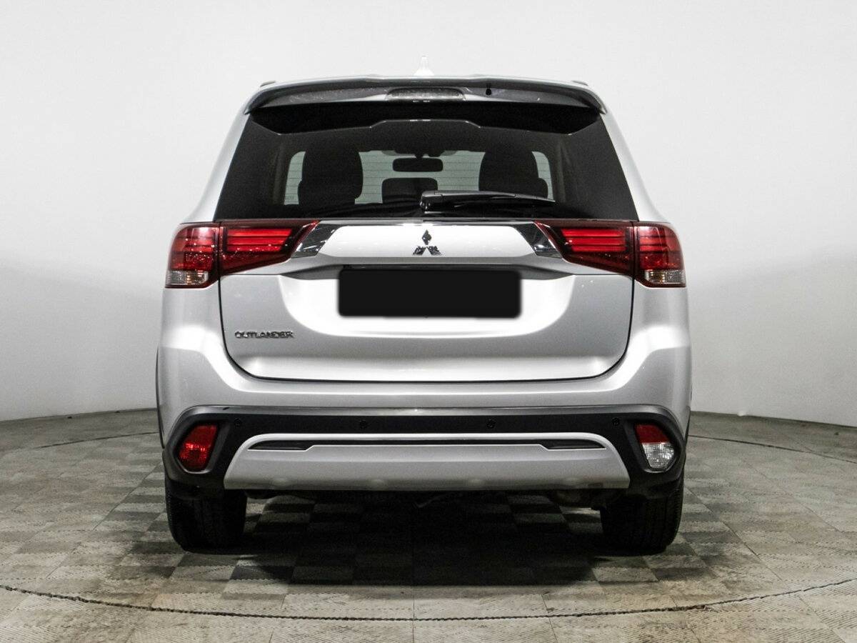 Mitsubishi Outlander, 2022 Фото №6