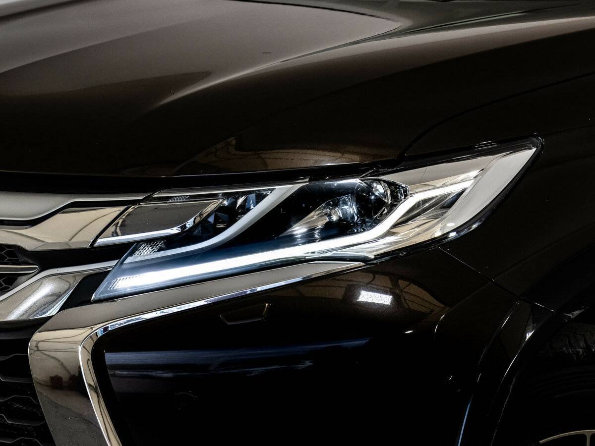 Mitsubishi Pajero Sport, 2019 Фото №2